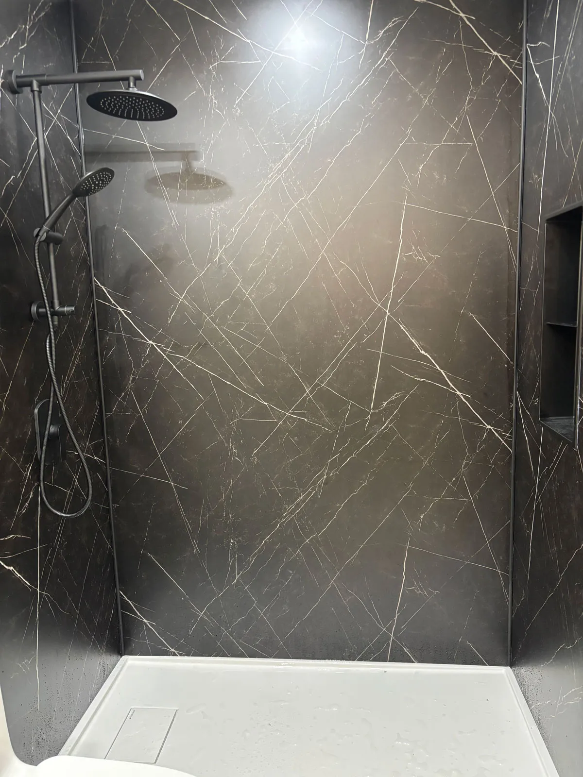 projet-carrelage-de-douche-avec-niche